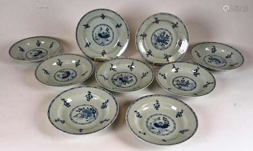 Suite de neuf ( 9 ) assiettes creuses