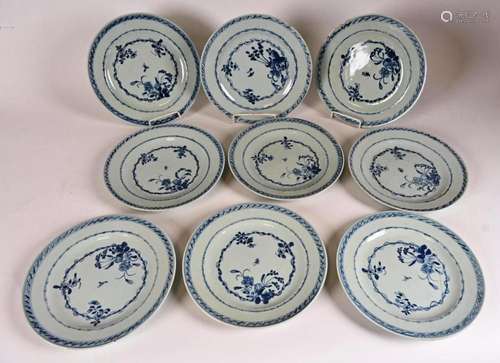 ( 9 ) assiettes en porcelaine de Chine