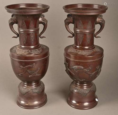 JAPON Epoque Meiji - Paire de vases