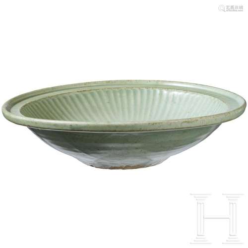 A large Longquan celadon bowl, probably Ming Dynasty (1st ha...