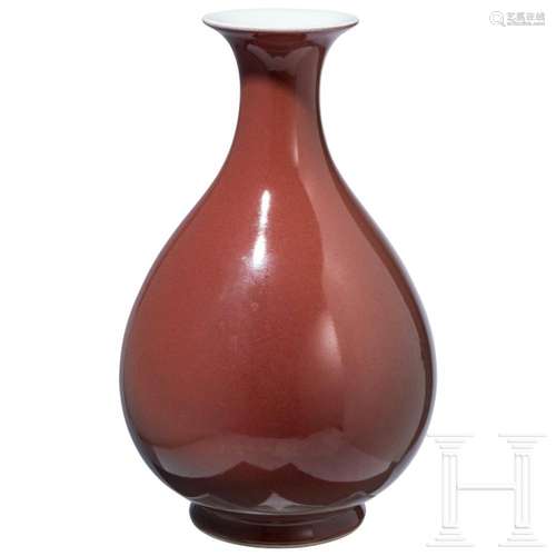 A Chinese copper-red glazed vase with Daoguang six-character...