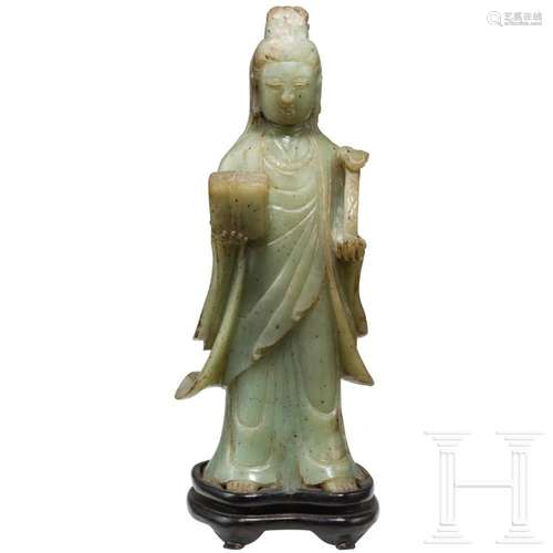 A Chinese jade figurine of a standing Guanyin, 20th century