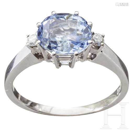 A 14ct white gold ring with Ceylon sapphire