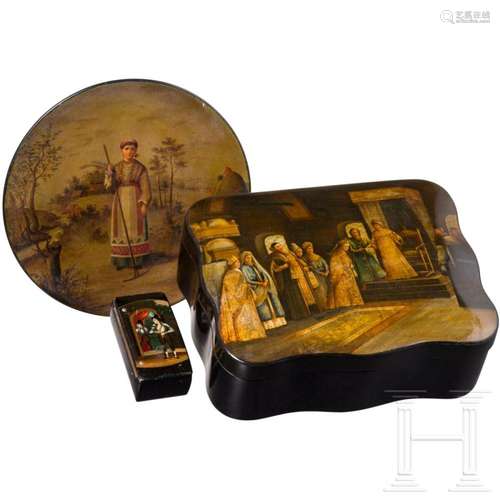 A lacquer and papier mâché casket, plate and box, Ostrashkov...