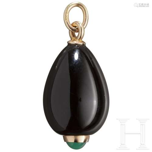 A Russian gold-mounted onyx egg pendant