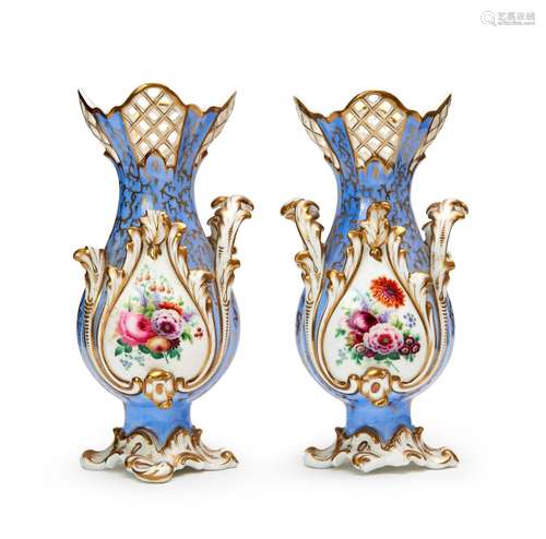 A PAIR OF COALPORT ENCRUSTED VASES, 19TH CENTURY