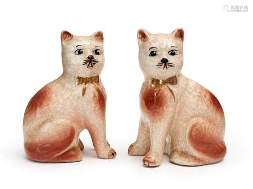 A PAIR OF CAT FIGURES