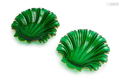 A PAIR OF FINE GLASS SHELL SHAPED DISHES, 19TH CENTURY