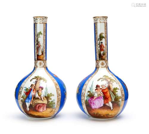 A PAIR OF VASES, PROBABLY DRESDEN, 19TH CENTURY, GERMANY