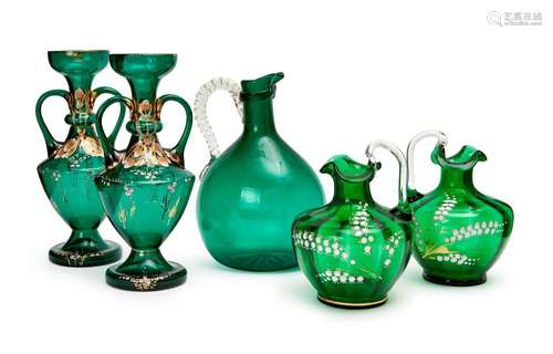 AN ASSORTMENT OF GREEN GLASS VASES & EWERS