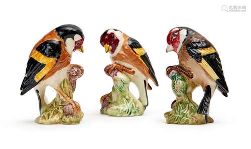 AN ASSORTMENT OF PORCELAIN BIRDS, BESWICK