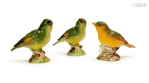 AN ASSORTMENT OF PORCELAIN BIRDS, BESWICK