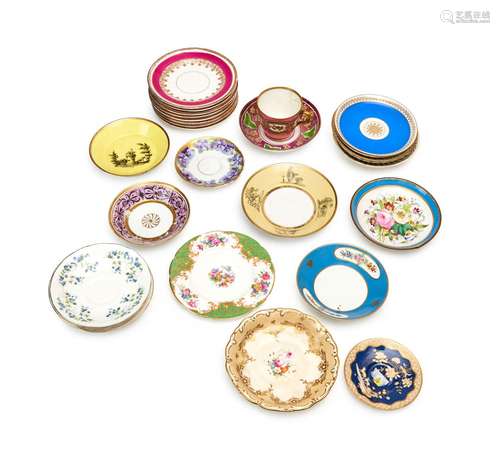 AN ASSORTMENT OF PORCELAIN PIECES, EUROPEAN