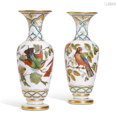 A PAIR OF FLORAL BIRD VASES, BACCARAT, 19TH CENTURY, FRANCE