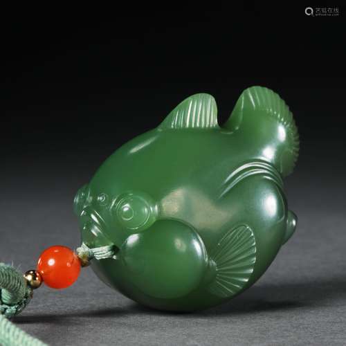 Hetian jasper goldfish shaped pendant