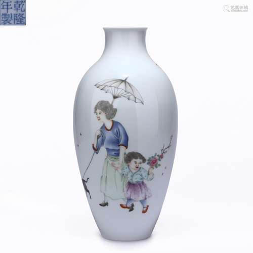 Pastel figure bottle during the Republic of China