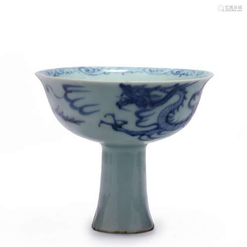 Ming Dynasty blue and white porcelain dragon pattern tall cu...