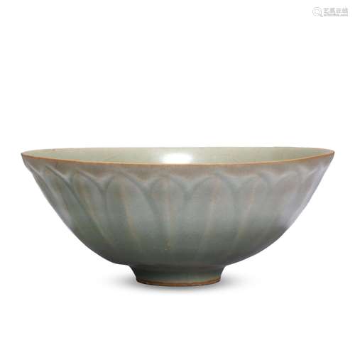 A lotus bowl carved by Longquan Kiln in the Qing Dynasty