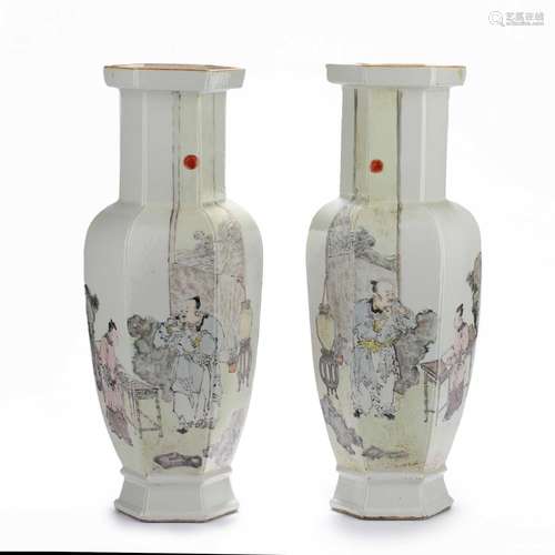 Qing Dynasty Yongzheng period light fall color flower and bi...