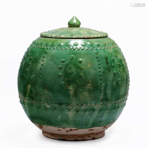 Qing Dynasty pot with green glaze lid