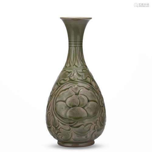 Qing Dynasty Longquan kiln carved flowers jade pot spring bo...