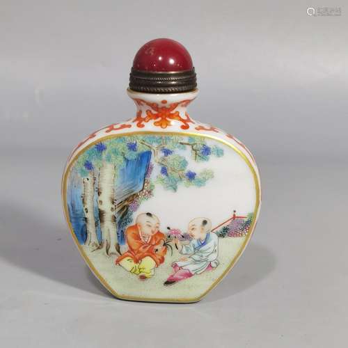 Pastel boy snuff bottle