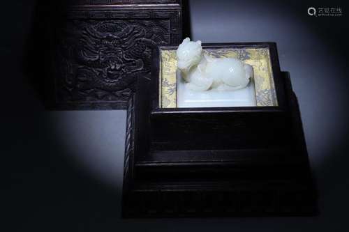 Hetian jade unicorn seal