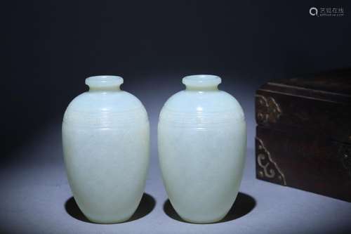 Hetian jade pair of fretwork general jars