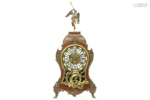 Pendule de style Louis XV français du 19ème siècle