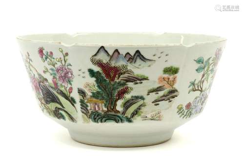 Coupe chinoise en porcelaine (marque Tao Kuang) à