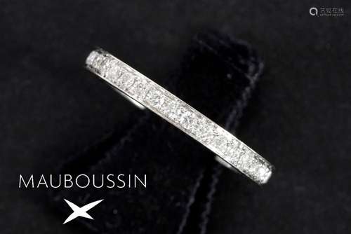 Bague en or blanc (18 carats) marquée Mauboussin a