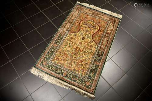tapis de prière turc Hereke finement noué en soie