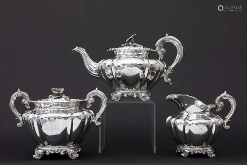 19ème siècle Service à thé belge 3 pièces avec une