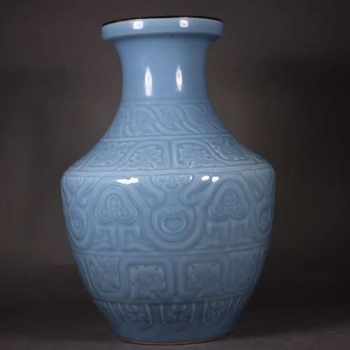 Azure Glazed Carved Monster Pattern Square Shoulder Zun