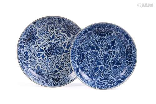 Two Chinese blue and white \'peony\' chargers