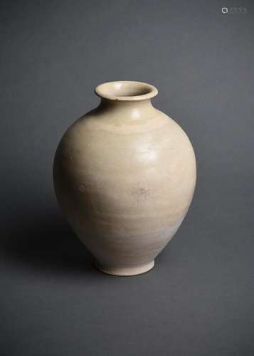 A Chinese straw-glazed stoneware vase