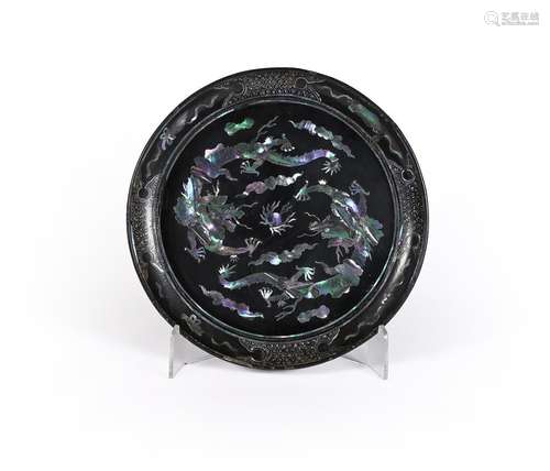 Y A Japanese circular lacquer tray