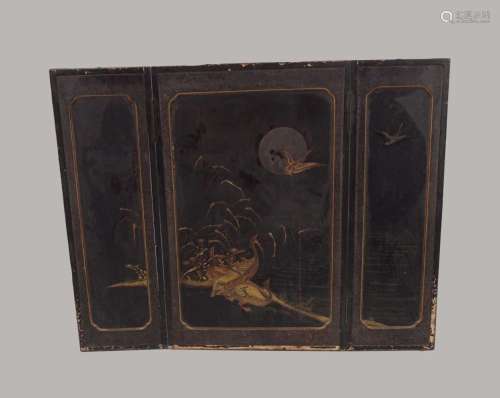 19TH-CENTURY JAPANESE LACQUERED 3-FOLD SCREEN