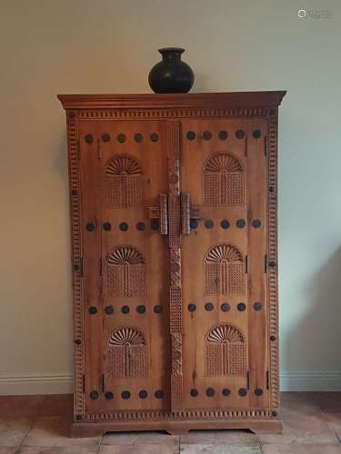 20TH-CENTURY CARVED BLANKET CABINET