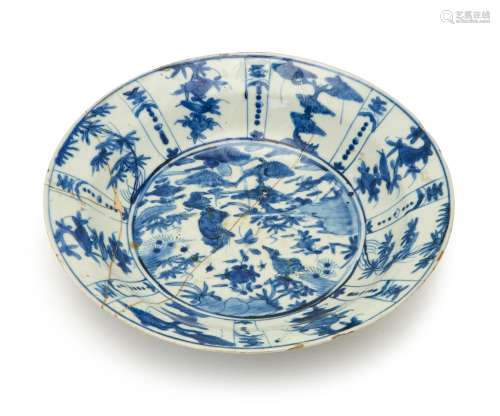 A CHINESE BLUE & WHITE PLATE, CHONGZHEN (1627-1644)