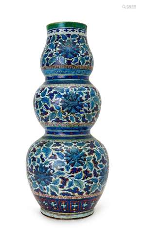 A LARGE CHINESE TRIPLE GUORD VASE, 18TH CENTURY, QIANLONG PE...