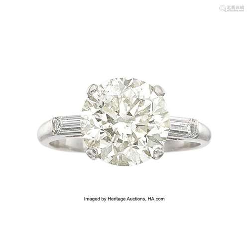 Diamond, Platinum Ring Stones: Round brilliant-cut diamond w...