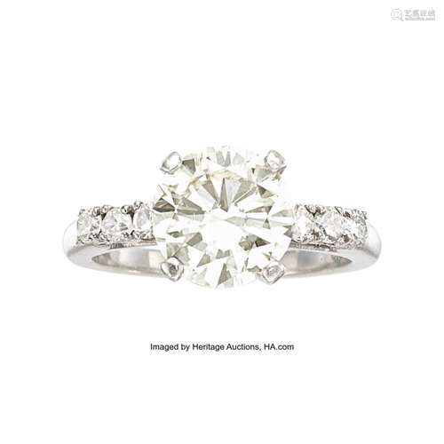 Diamond, Platinum Ring Stones: Round brilliant-cut diamond w...