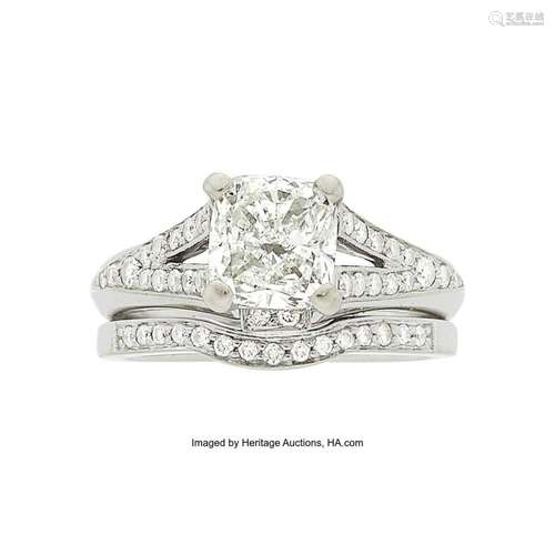 Diamond, White Gold Ring Stones: Cushion modified brilliant-...