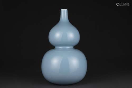 Blue glaze gourd bottle