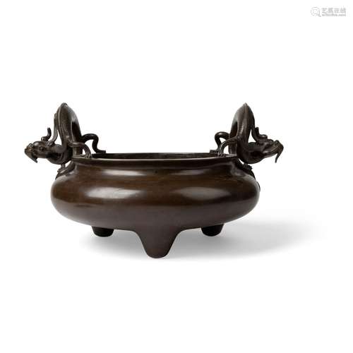 LARGE BRONZE 'DRAGON' TRIPOD CENSER XUANDE MARK BUT QING DYN...