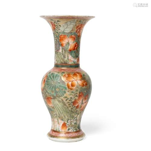 IRON-RED AND GREEN-ENAMELLED GILT-GROUND VASE QING DYNASTY, ...