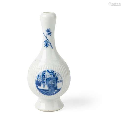 BLUE AND WHITE GARLIC-HEAD VASE QING DYNASTY, KANGXI MARK AN...