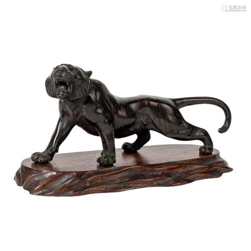 BRONZE OKIMONO OF A TIGER MEIJI PERIOD