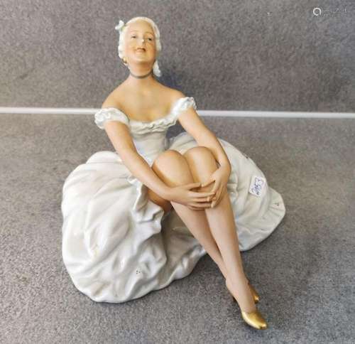 PORCELAIN FIGURE "SITTING DANCER"